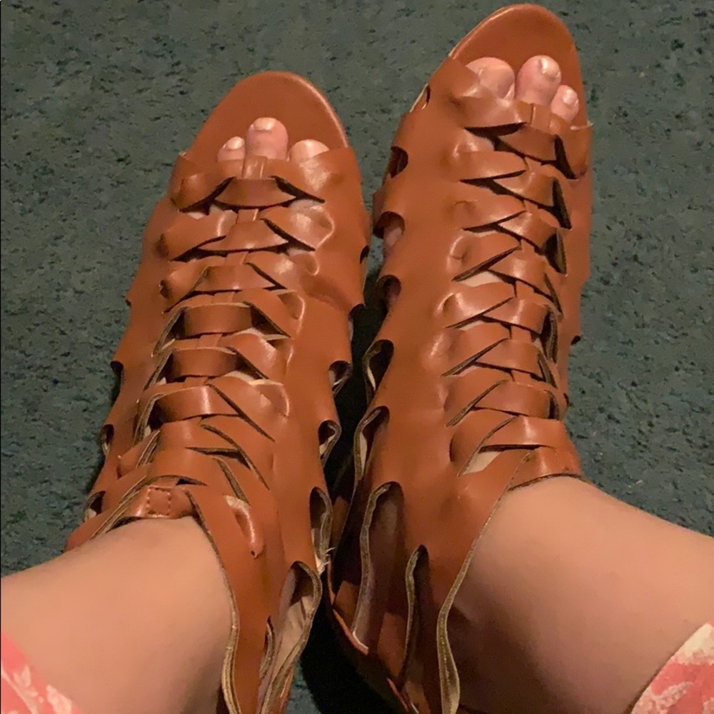 Caged Wedges - Picture 6 of 6